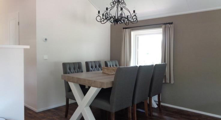 Dining table premium mobile home at Het Genieten