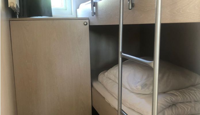 Separate beds in Comfort range bedroom at Het Genieten